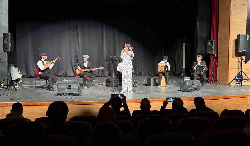 Grup Şuşa konserinde Azerbaycan ezgileri yankılandı