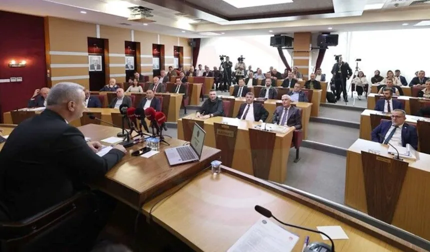 Bir istifa, ilçe meclisinde dengeleri değiştirdi