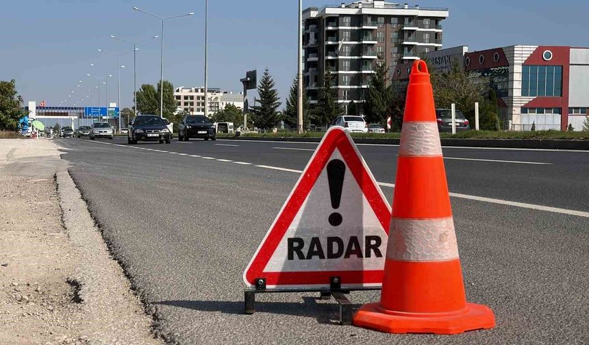 'Trafiradar' affetmiyor: Hız sınırını aşan sürücülere 2 bin liradan 30 bin liraya kadar ceza