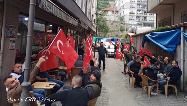 Kozlu'da Bayram Etkinliği: Ali Bektaş Bayrak Dağıttı - Zonguldak Pusula ...