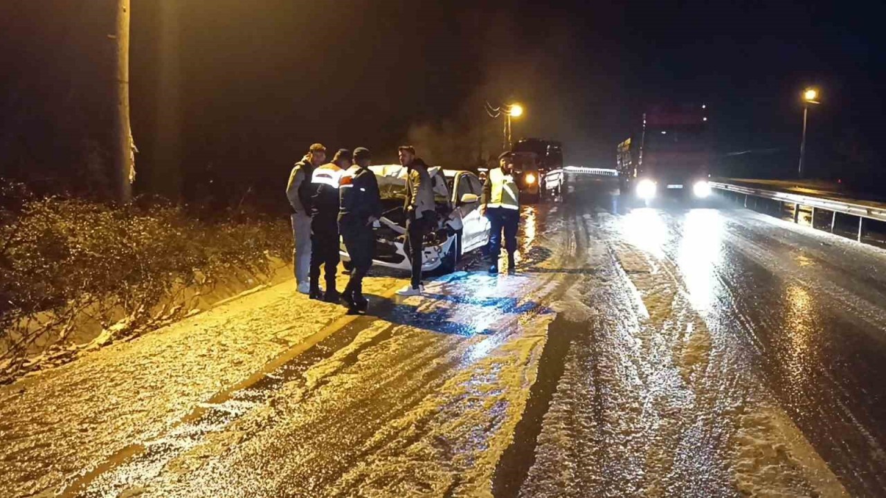 Kar Yağışı Zincirleme Kazaya Neden Oldu: 3 Yaralı - Zonguldak Pusula ...