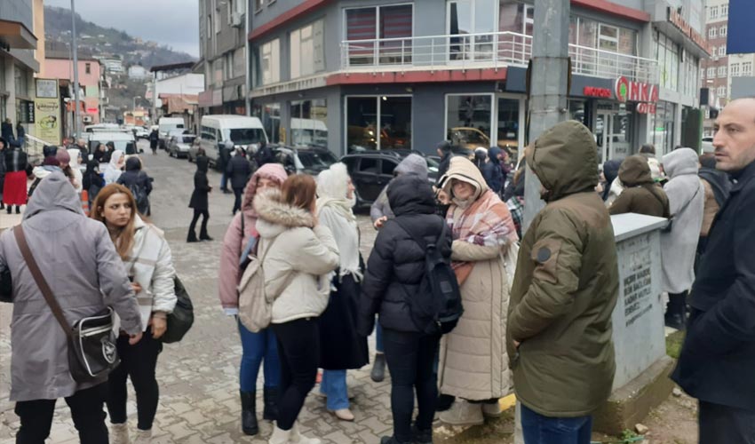 Zonguldak Sallandı: Binalar Boşaldı - Zonguldak Pusula Son Dakika Haberleri