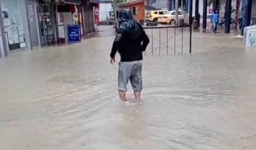 Çaycuma Yağmura Teslim Dükkanlarını Açamadılar Zonguldak Pusula Son Dakika Haberleri