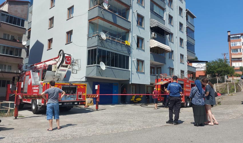 Çatı Tamiratı Sırasında Yangın çıktı - Zonguldak Pusula Son Dakika ...