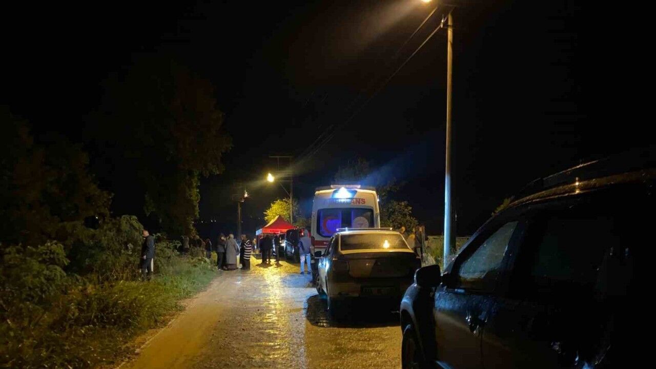 Telefon ve ayakkabısı nehir kenarında bulunan kayıp kadın için ekipler seferber oldu