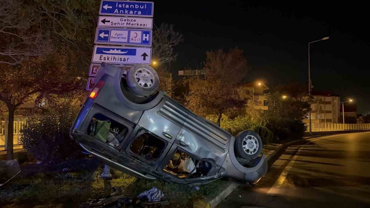 Ticari araç takla attı: 6 yaralı
