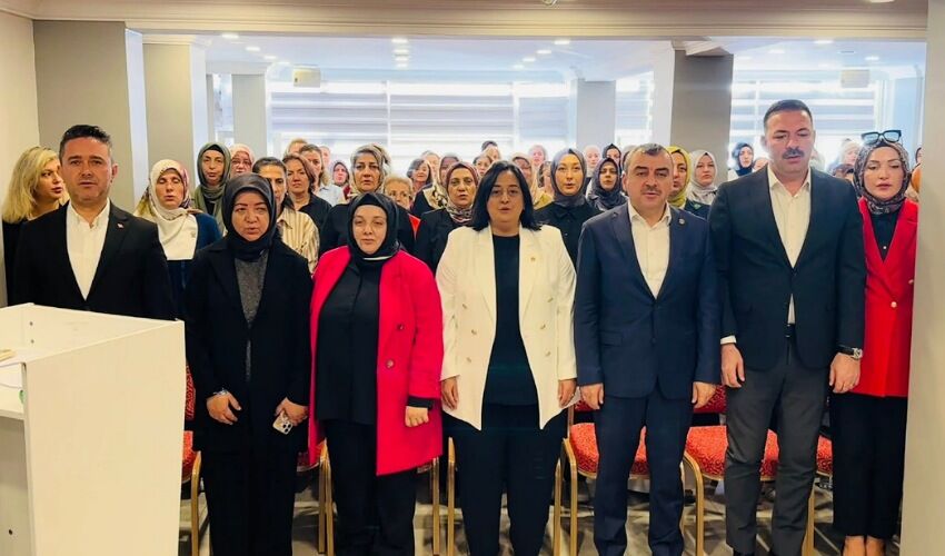 AK Parti'de Kadın Danışma Meclisi yapıldı: Siyaset kadınla mümkün!