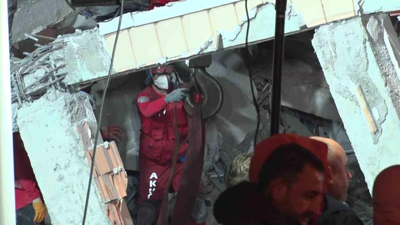 Arama kurtarma çalışmalarında 16 saat geride kaldı