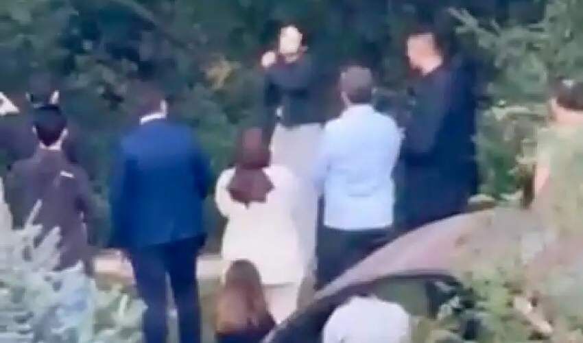 19 yaşındaki genç kız bıçağı boğazına dayadı