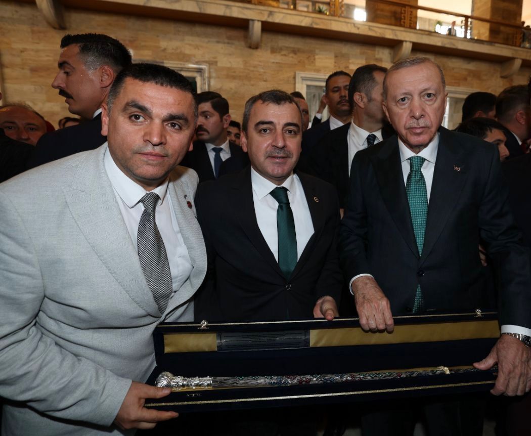 Saba Colakoglu Scheller Ahmet Çolakoğlu Muhtarları ağırladı, Cumhurbaşkanı Erdoğan ile ...