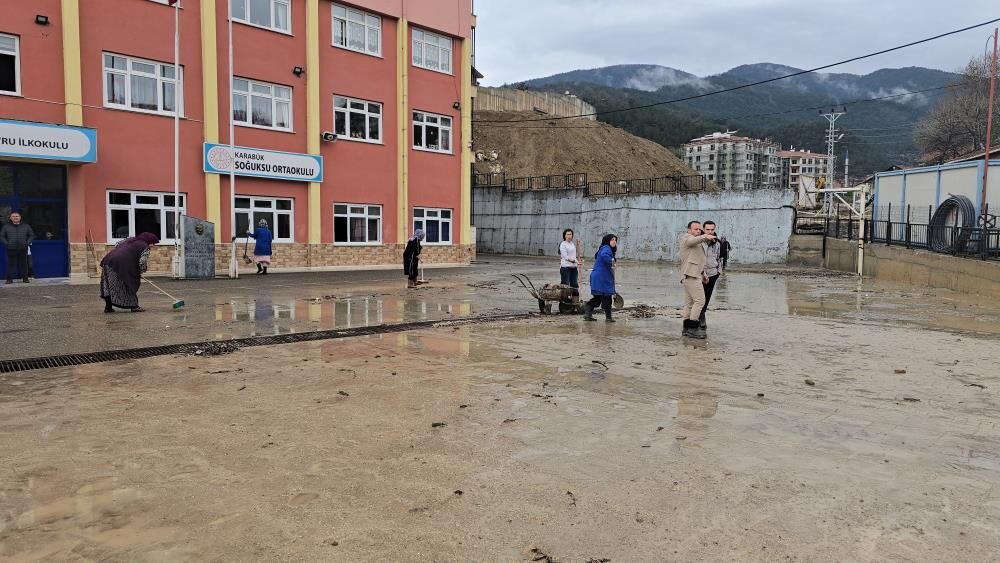 Dereler Taştı 2