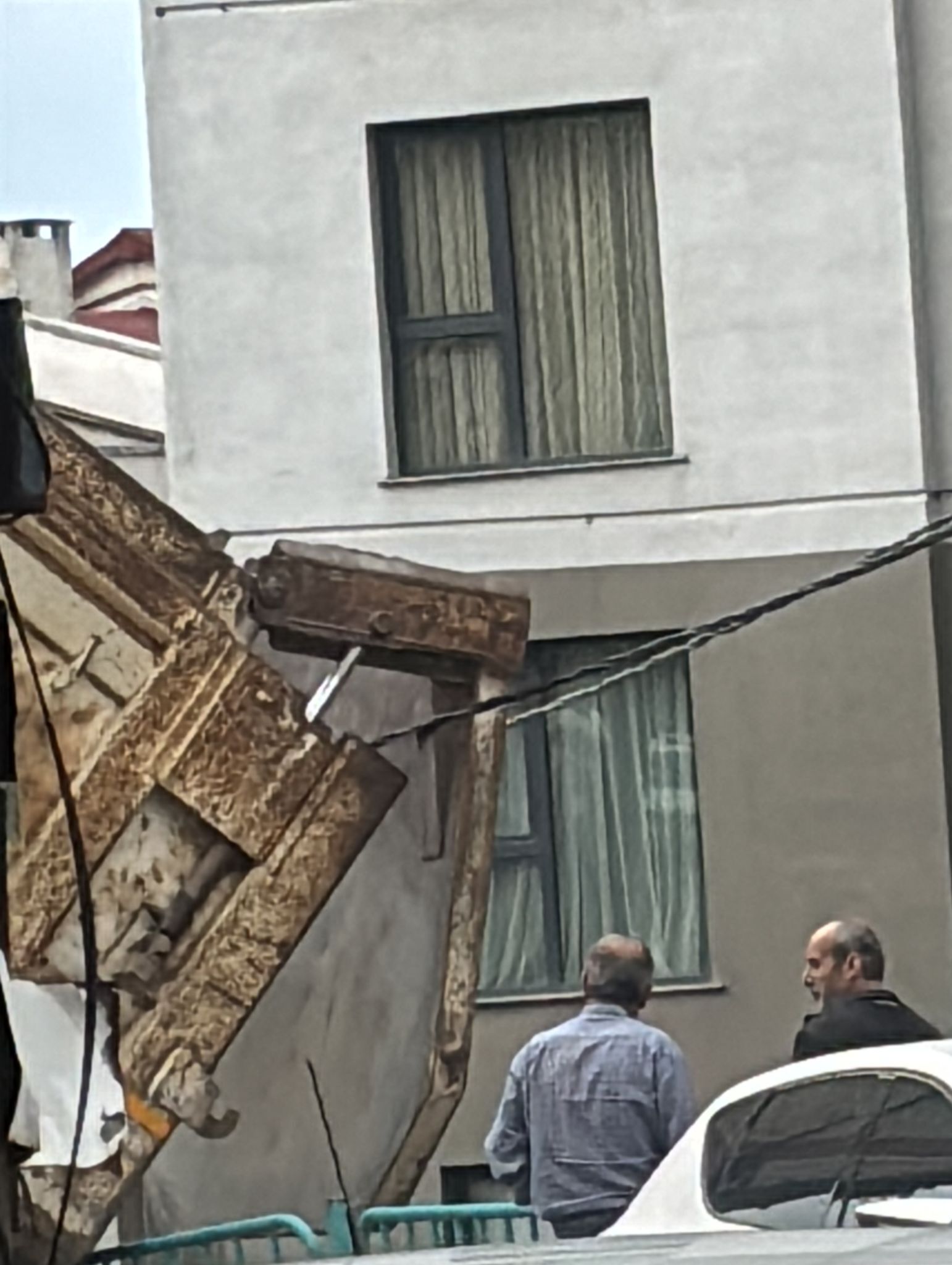 Elktrik Kablosuna Takıldı 1