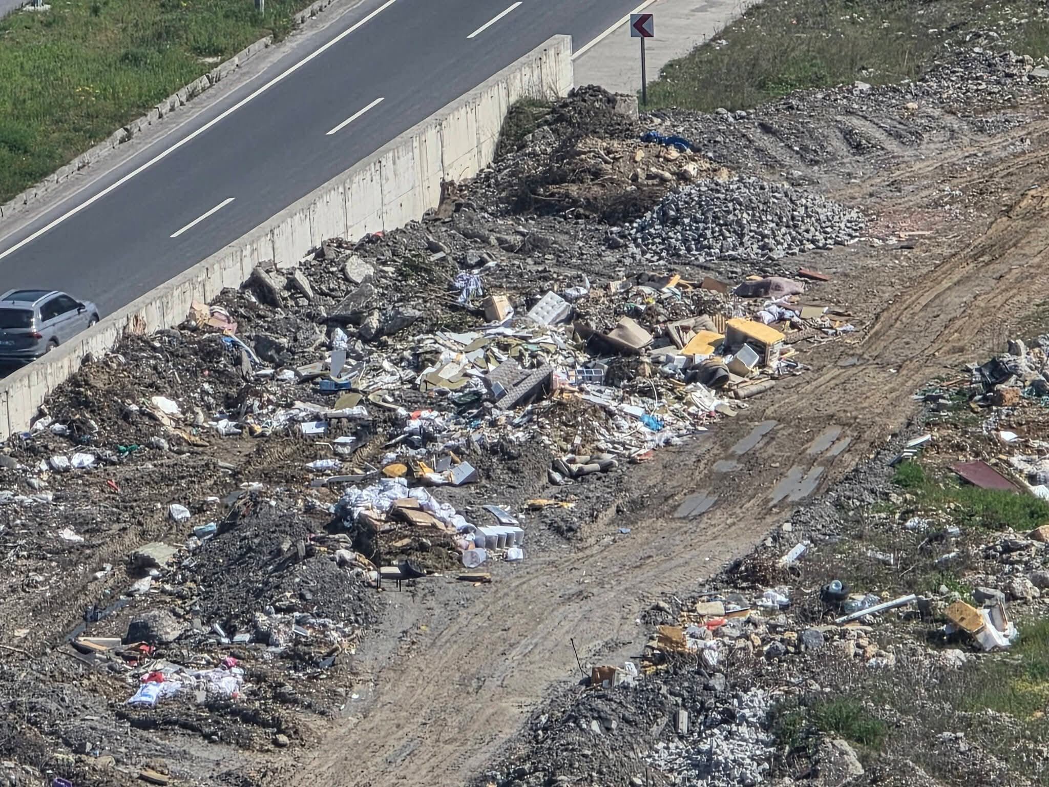 Sahil Yolu Çöp 1