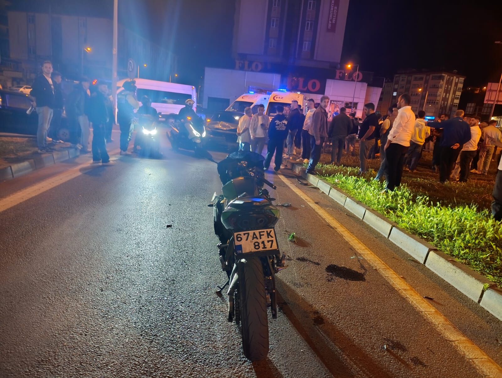 Kontrolsüz kavşakta can pazarı: 2 kişi hastanelik oldu - Zonguldak