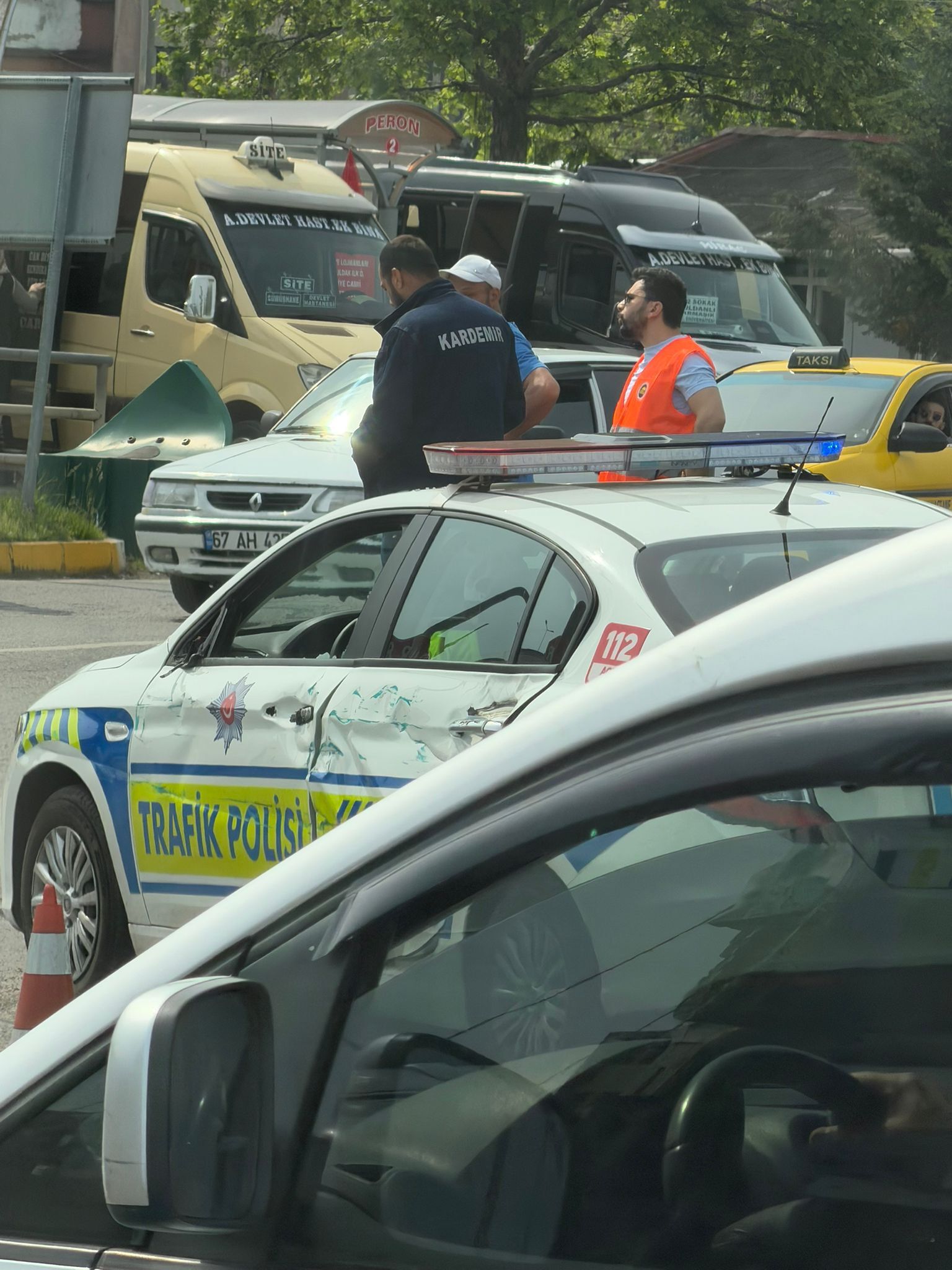 Polis Aracına Çarptı 3
