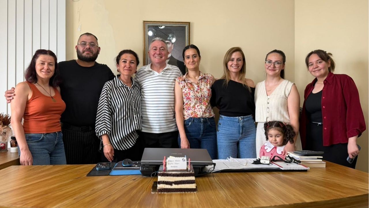Geçmiş ve bugün aynı masada: Ali Rıza Tığ’a doğum günü sürprizi