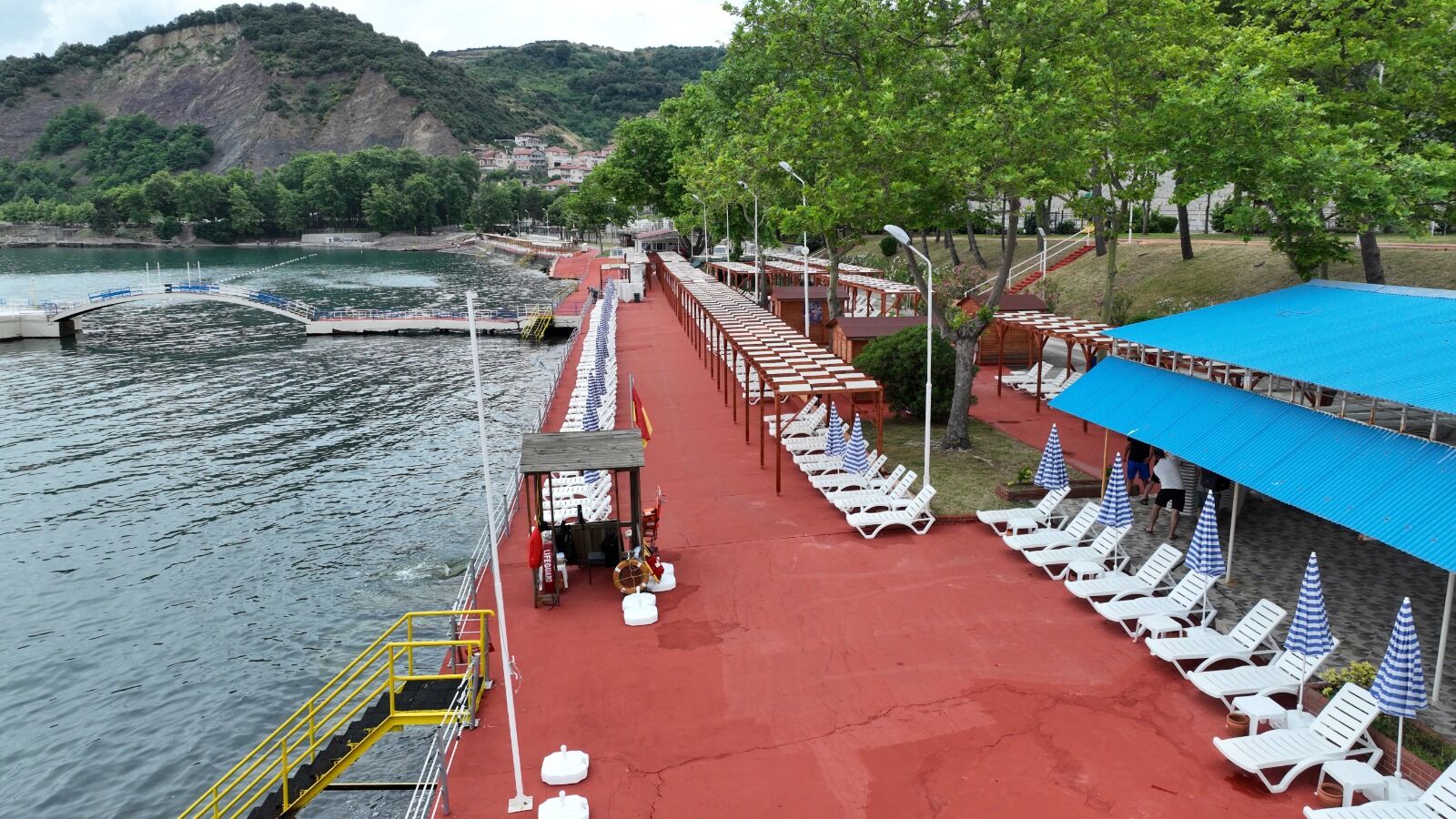 Belediye Plajlarında Üst Üste 4. Kez Mavi Bayrak Dalgalanıyor 1