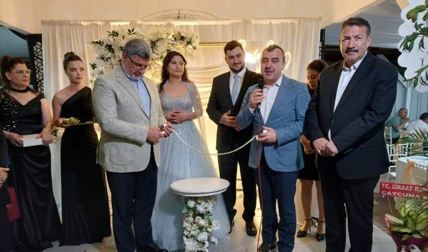Batuhan Ünal, Serra Bacak ile nişanlandı