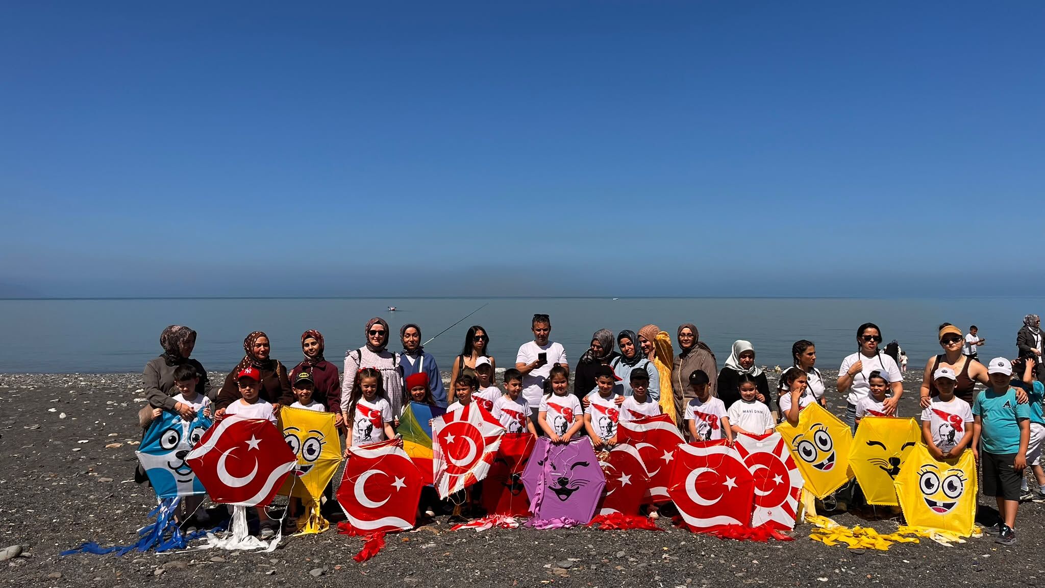 Uçurtmalarını Uçurdular