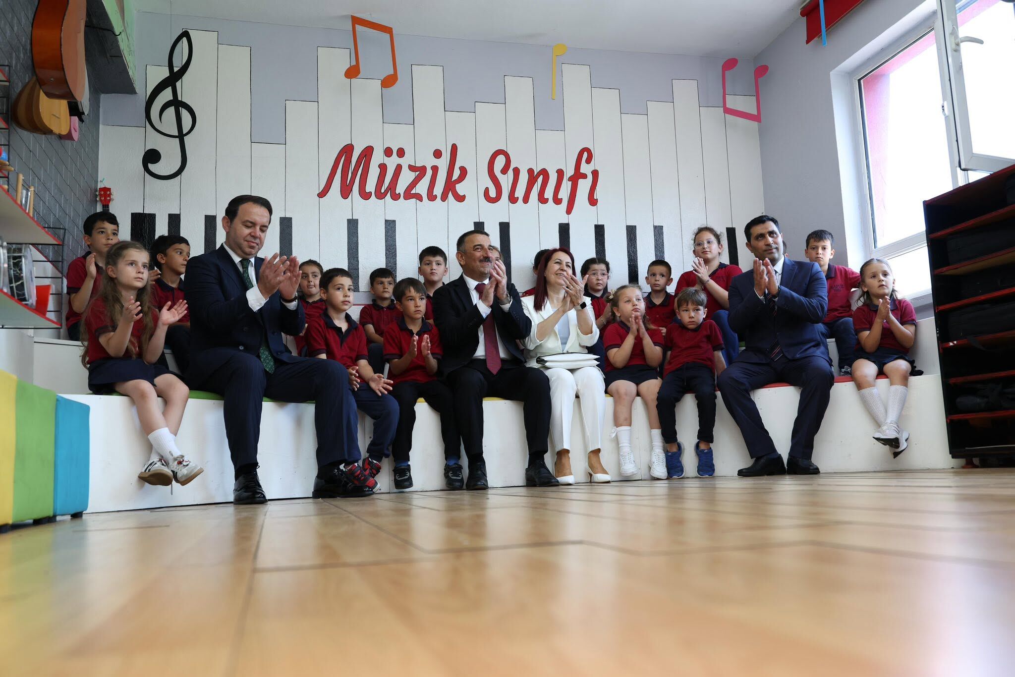 Vali̇ Osman Hacibektaşoğlu, Öğrenci̇leri̇n Karne Heyecanina Ortak Oldu 6