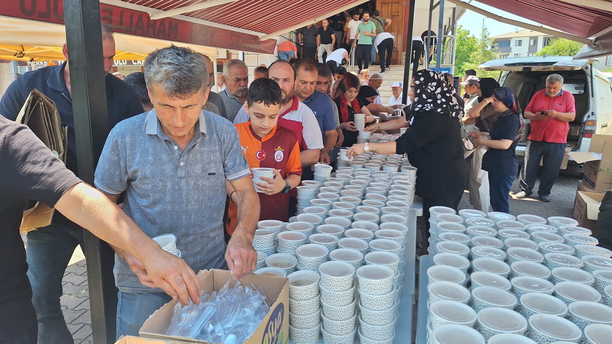 İş Insanı Kadir Alagöz’den Geleneksel Aşure Ikramı 1