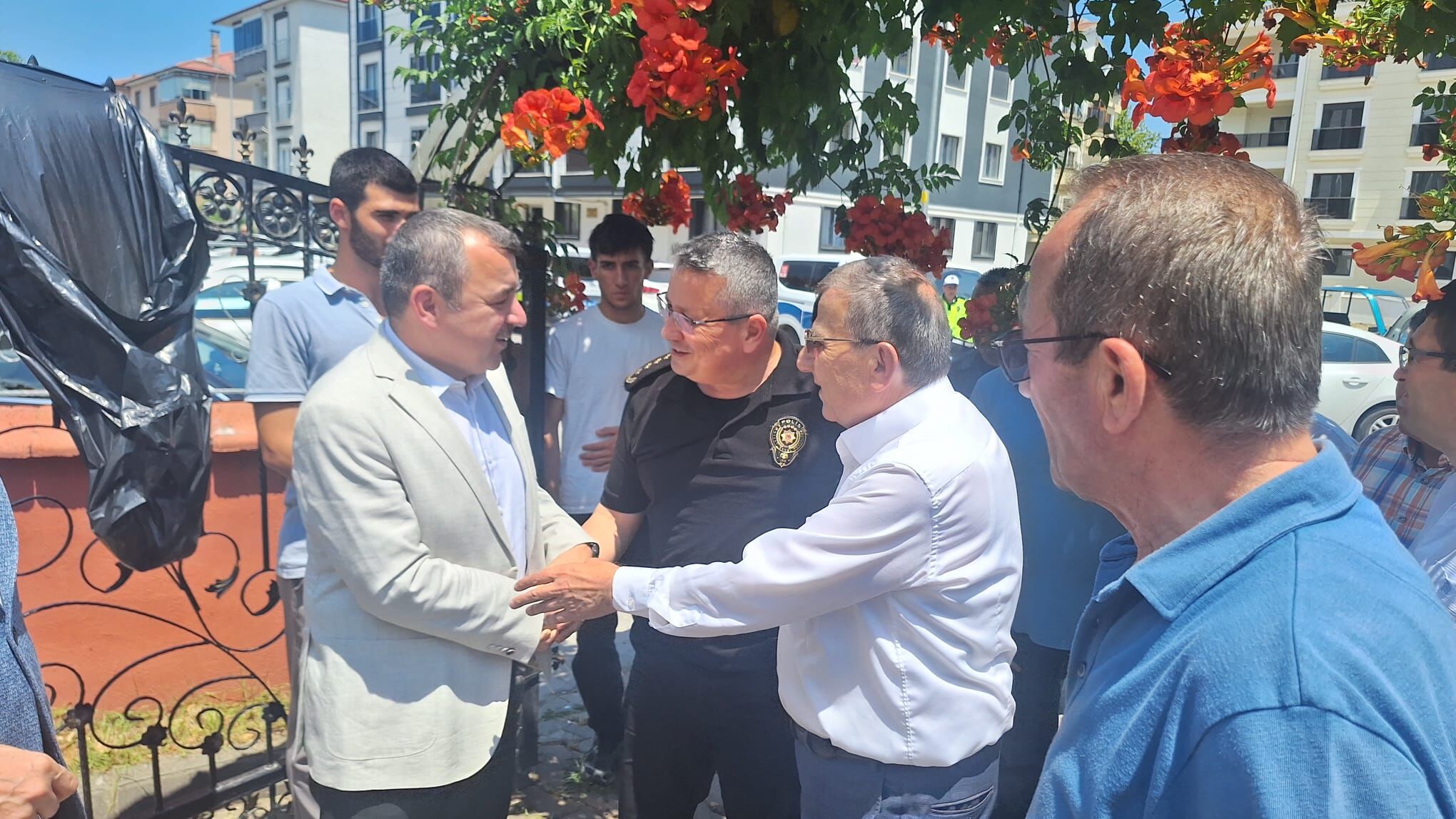 İş Insanı Kadir Alagöz’den Geleneksel Aşure Ikramı 2-1