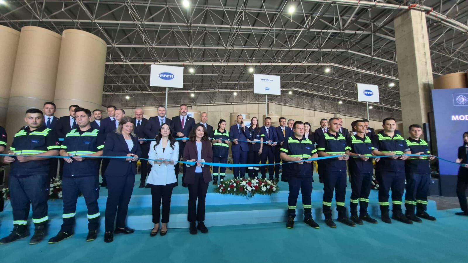 Modern Karton Fabrikası'nın açılışı Bakan Mehmet Fatih Kacır'ın katılımıyla gerçekleşti