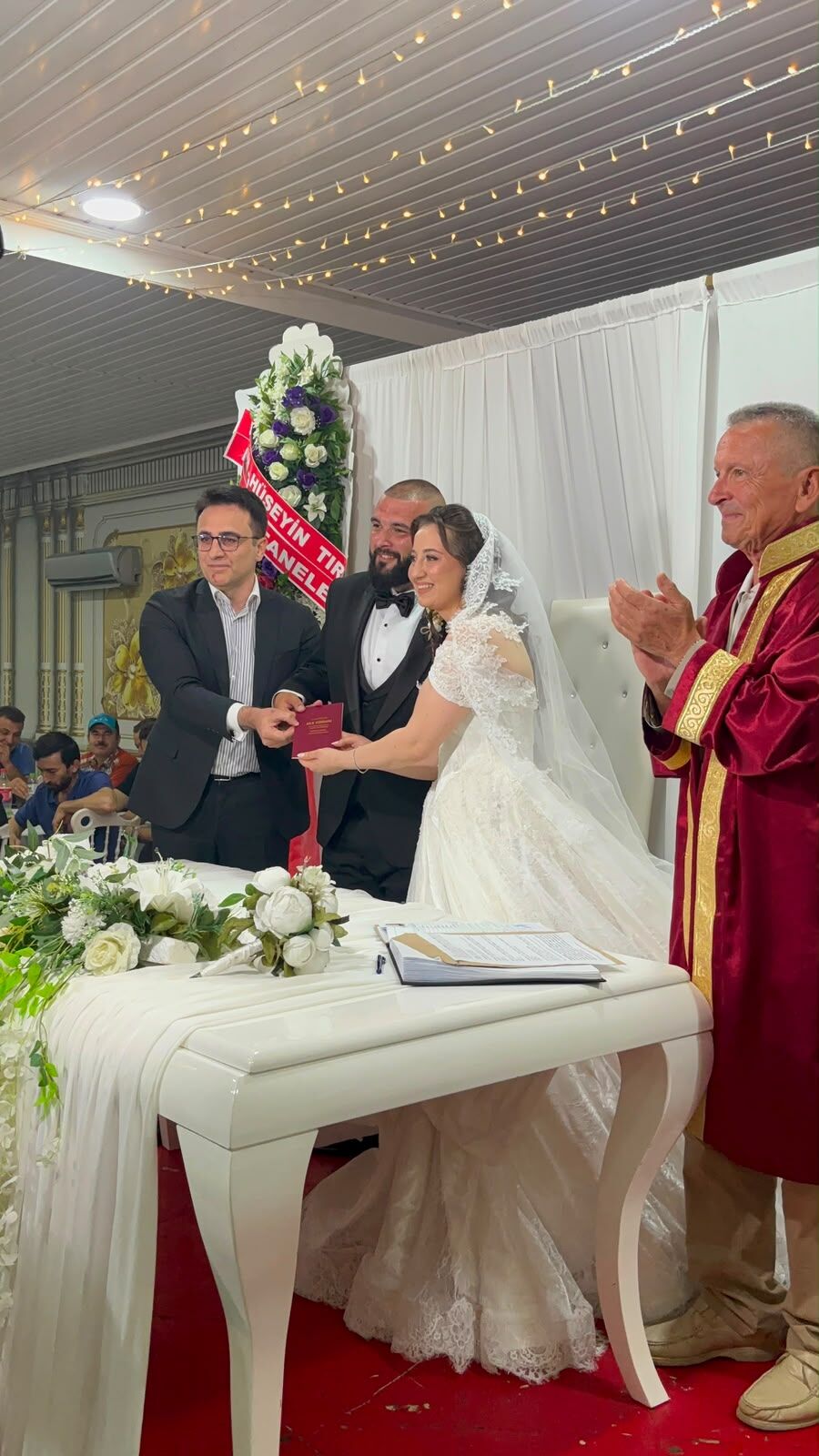 Nikah Şahidi Oldu