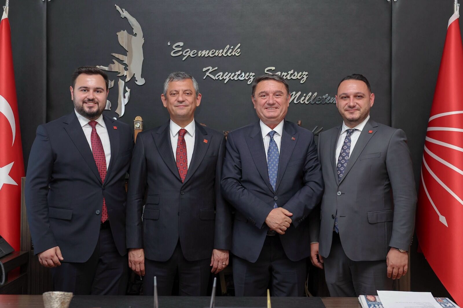 Özgür Özel, Yağiz Seyi̇than Erdem'i̇n Ni̇kahina Davet Edi̇ldi̇