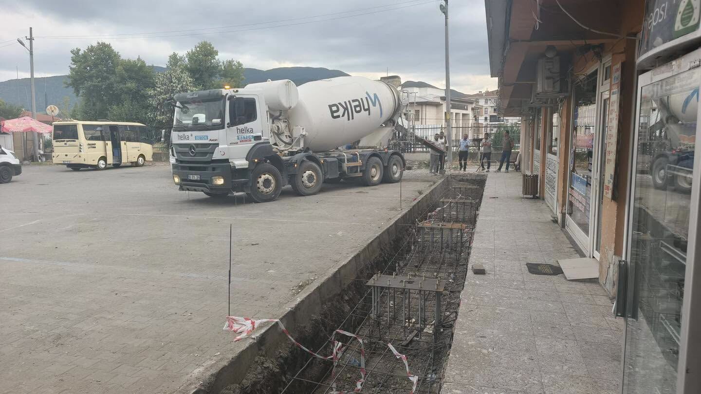 Termi̇nal Projesi̇nde Üst Kapatma Çalişmalari Sürüyor 5