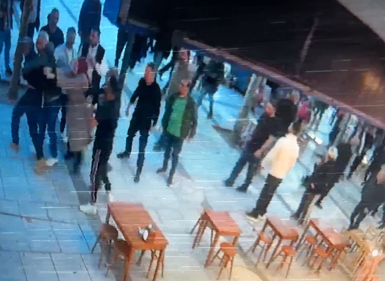 17 yaşındaki kıza saldıran şahıs, vatandaşın gazabına uğradı