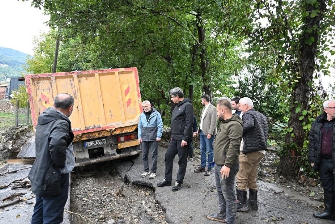 Afetin izlerini silmek için aralıksız mesai
