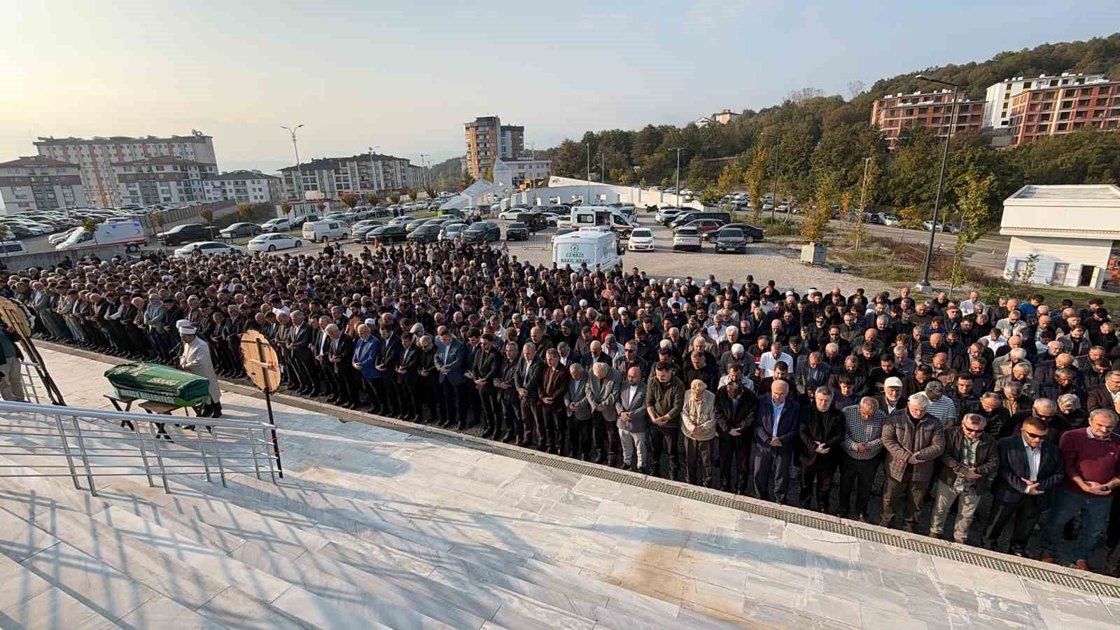 Prof. Dr. Ayhan Şamandar son yolculuğuna uğurlandı