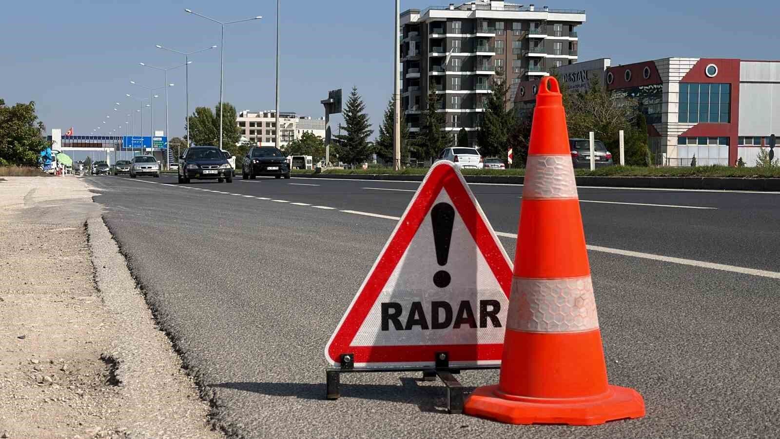 'Trafiradar' affetmiyor: Hız sınırını aşan sürücülere 2 bin liradan 30 bin liraya kadar ceza