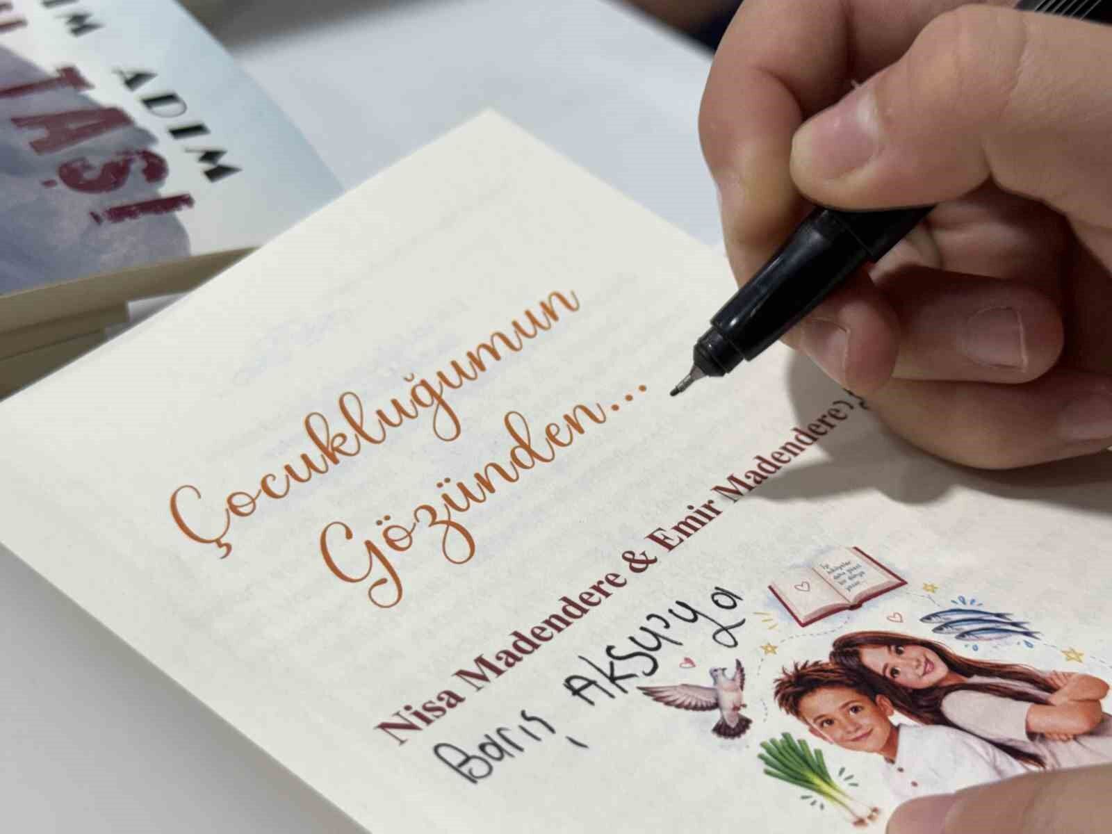 Uluslararası 16. Kitap Fuarı'nın en genç ikiz yazarları